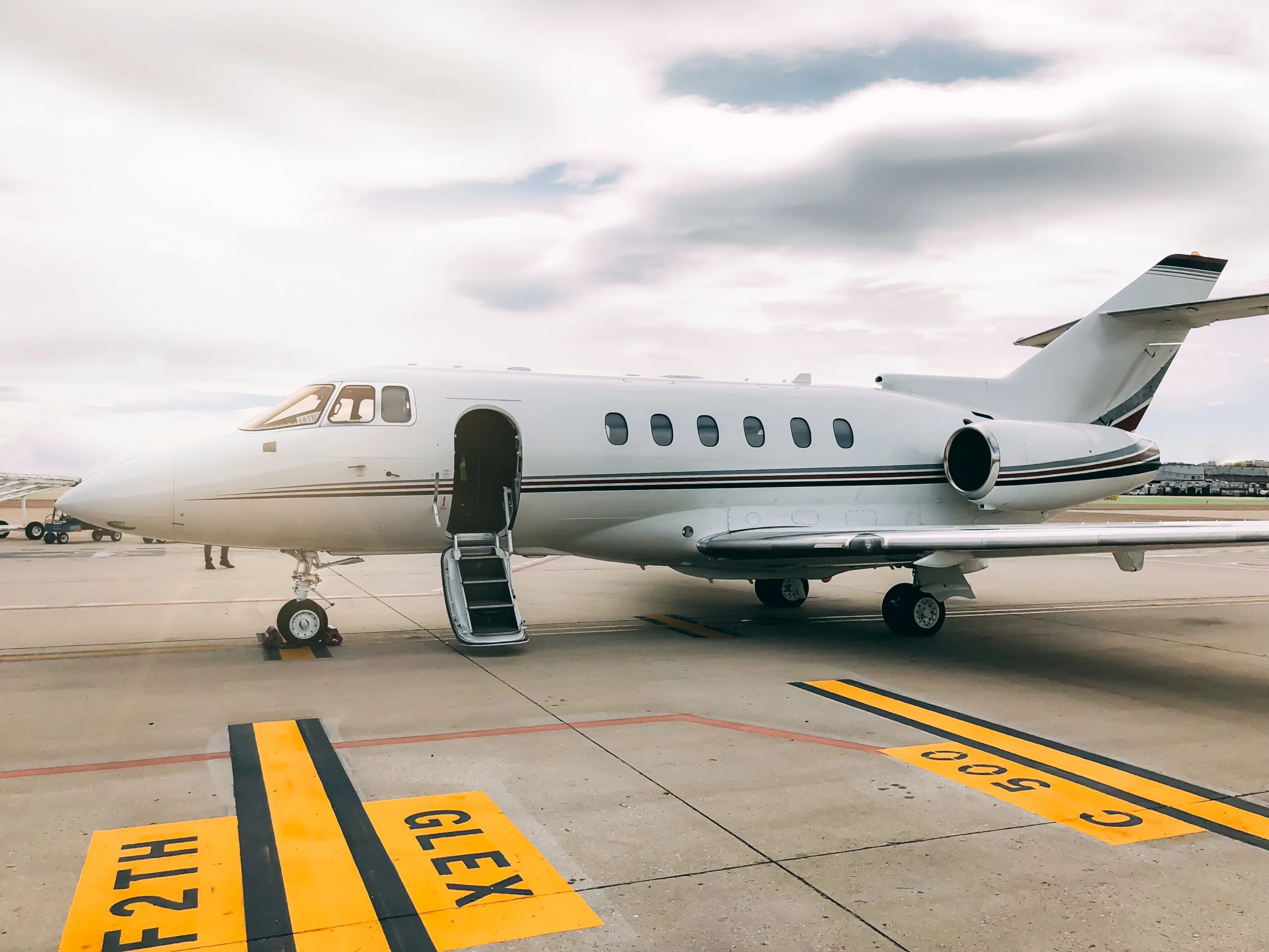 Why Is an Airport Drop Off Service More Convenient Than Driving Yourself?